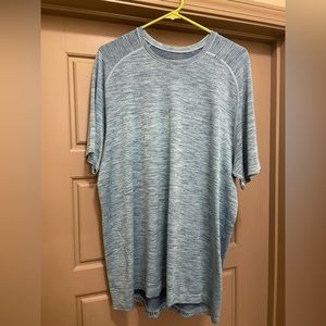 Men’s lululemon Workout Shirt